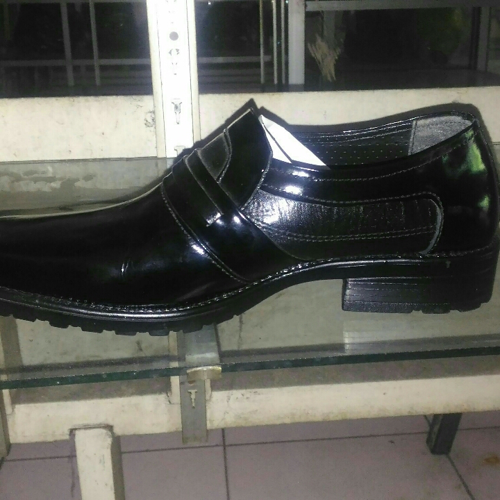 Sepatu Kantor Cardola