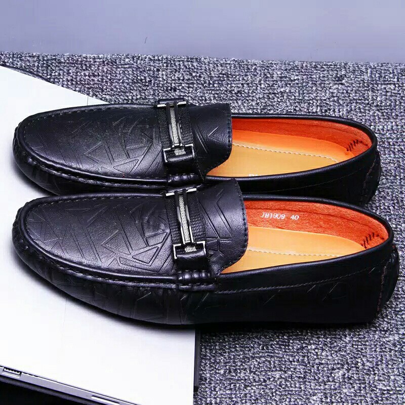 Sepatu Kasual Pria  Hitam Sepatu Casual Pria Antislip 2