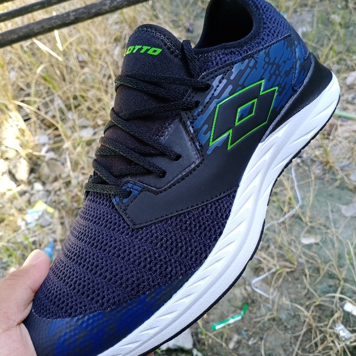 Sepatu Lotto Flash