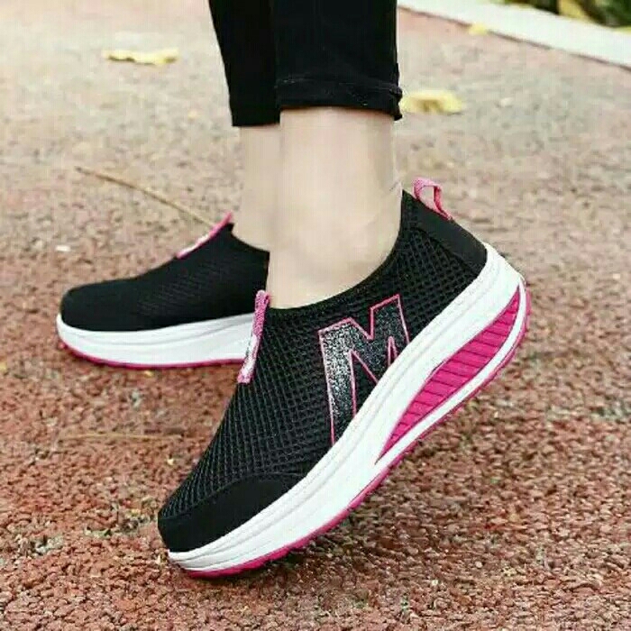 Sepatu M