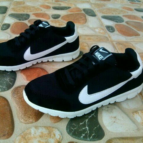 Sepatu Nike Runing Hitam