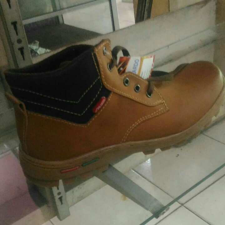 Sepatu Pilardo Safety