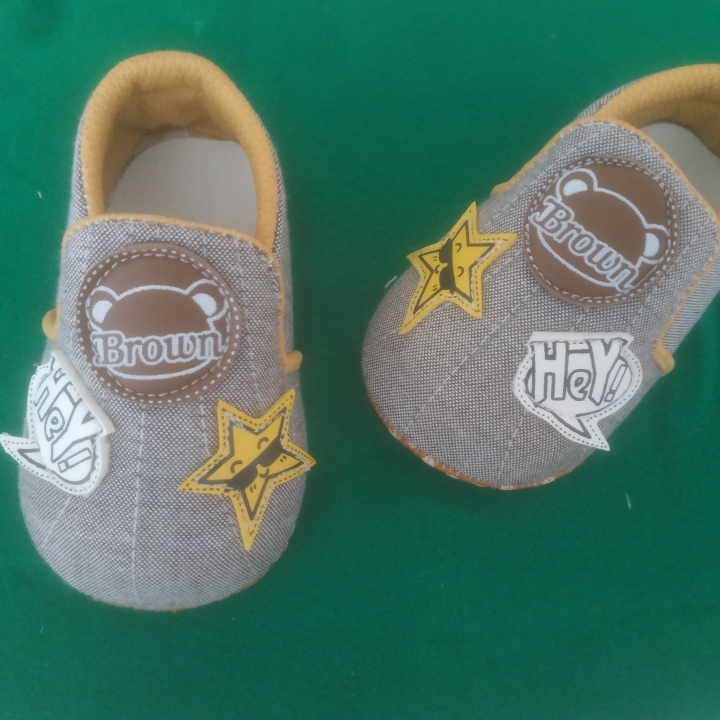 Sepatu Pre-walker Bayi