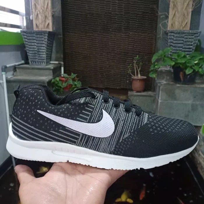 Sepatu Pria Nike Running KGC 39-4 Hitam 2