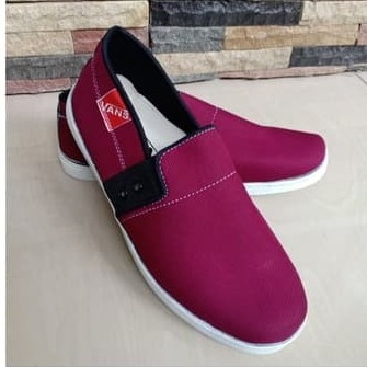 Sepatu Pria Slip On Vans - Maroon 2