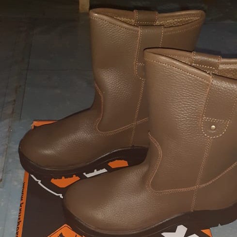 Sepatu Safety merk Crusher  2