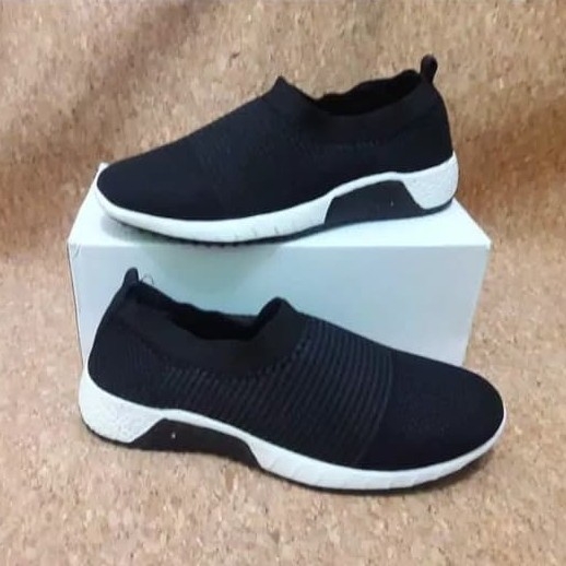 Sepatu Slip On CK06 Gladiator - Hitam