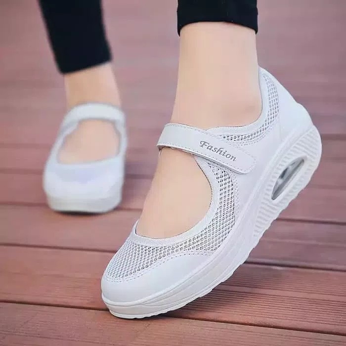 Sepatu Slip On Fashion Lorenz Putih