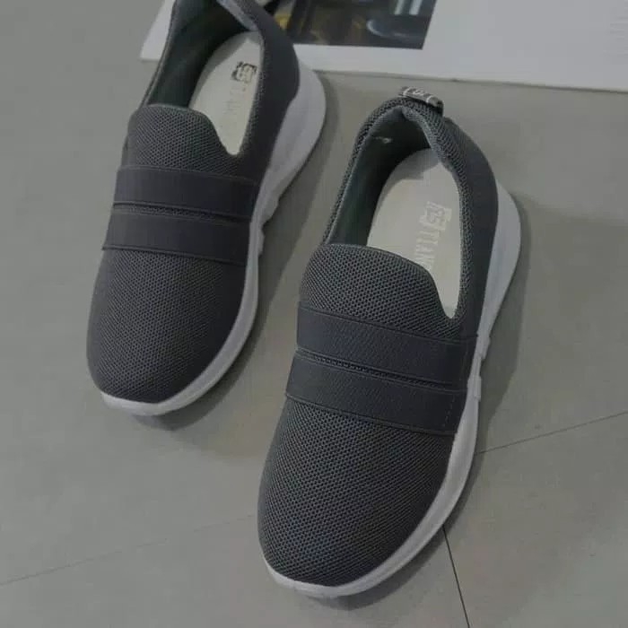 Sepatu Slip On Rubber DM40 Abu