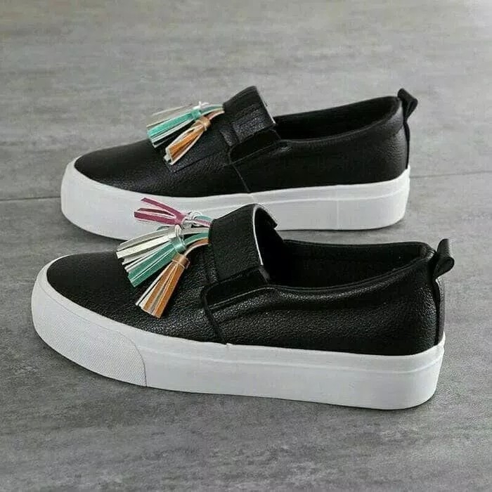 Sepatu Slip On Rumbay VM14 Hitam