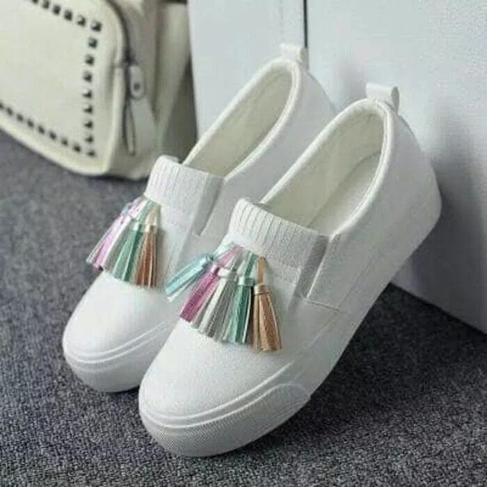 Sepatu Slip On Rumbay VM14 Putih