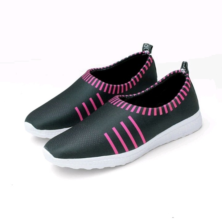 Sepatu Slip On TAYK Fuchsia