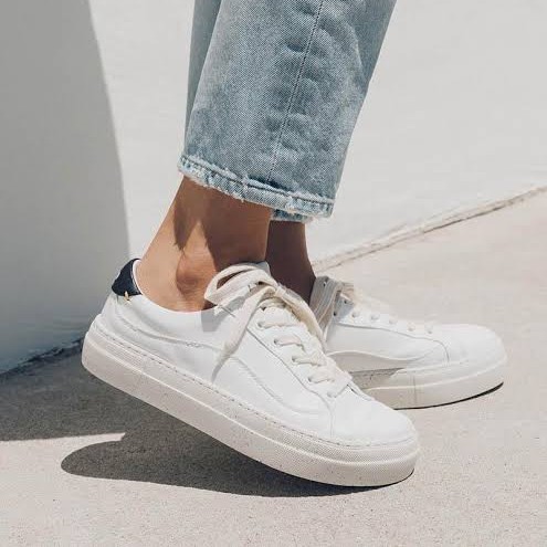 Sepatu Sneakers