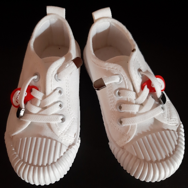 Sepatu Sneakers Anak Import 2