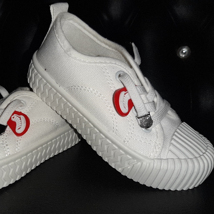 Sepatu Sneakers Anak Import 3