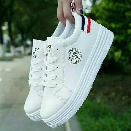 Sepatu Sneakers French JM30 Putih