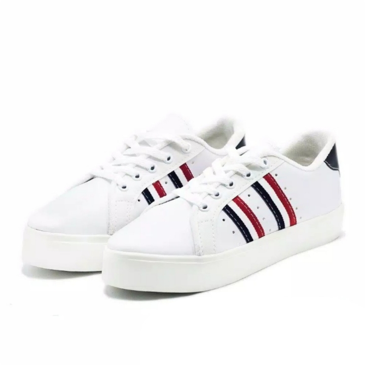 Sepatu Sneakers JM13 Garis Putih