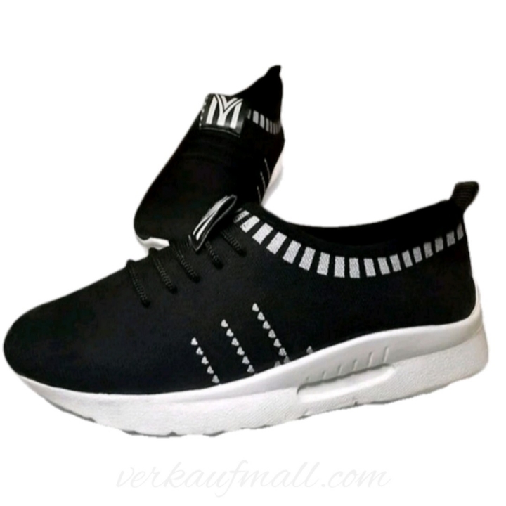 Sepatu Sneakers Monic Hitam