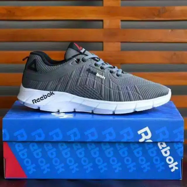 Sepatu TURBOO 3