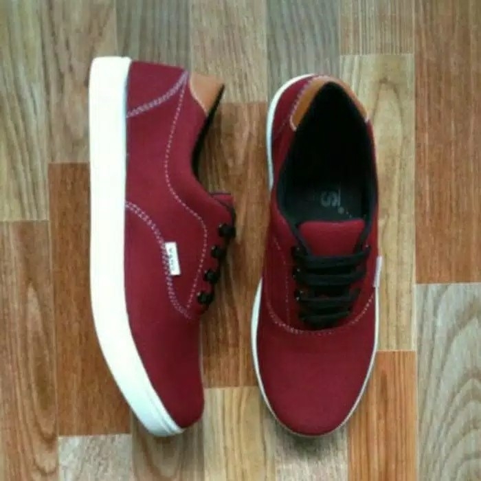 Sepatu Vans Classic V7 Pria Wanita Maroon