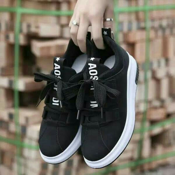 Sepatu Wanita Aosotion Hitam