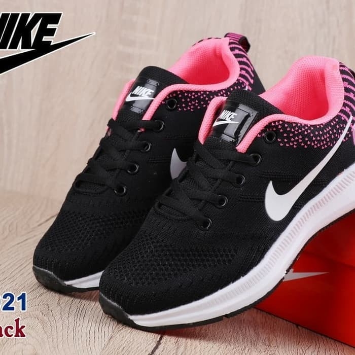 Sepatu Wanita Nike Jogging SW - Hitam