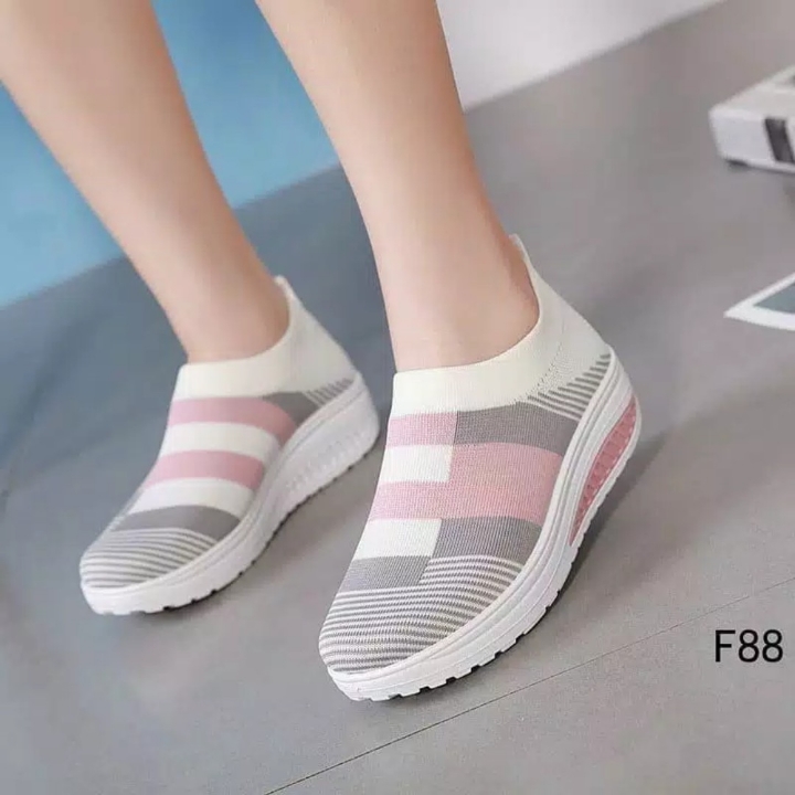 Sepatu Wanita Slip On Kiara