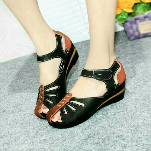 Sepatu Wanita Wedges