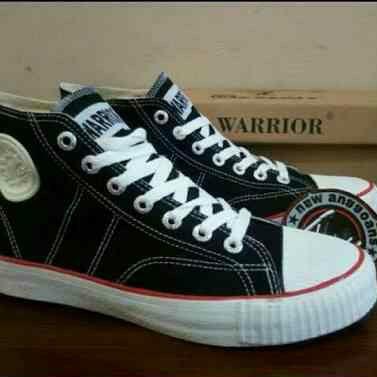 Sepatu Warrior