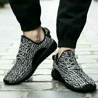 Sepatu Yzy 3