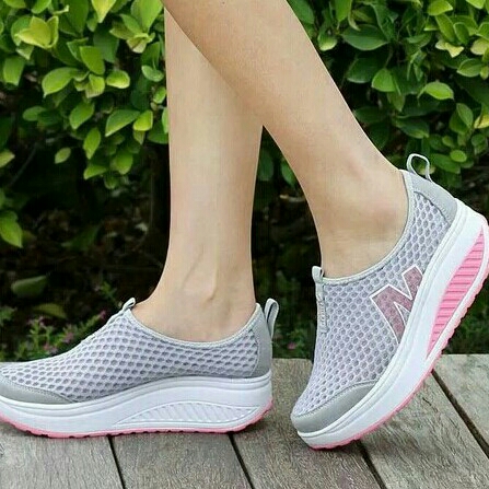 Sepatu kest sport wanita  model baru
