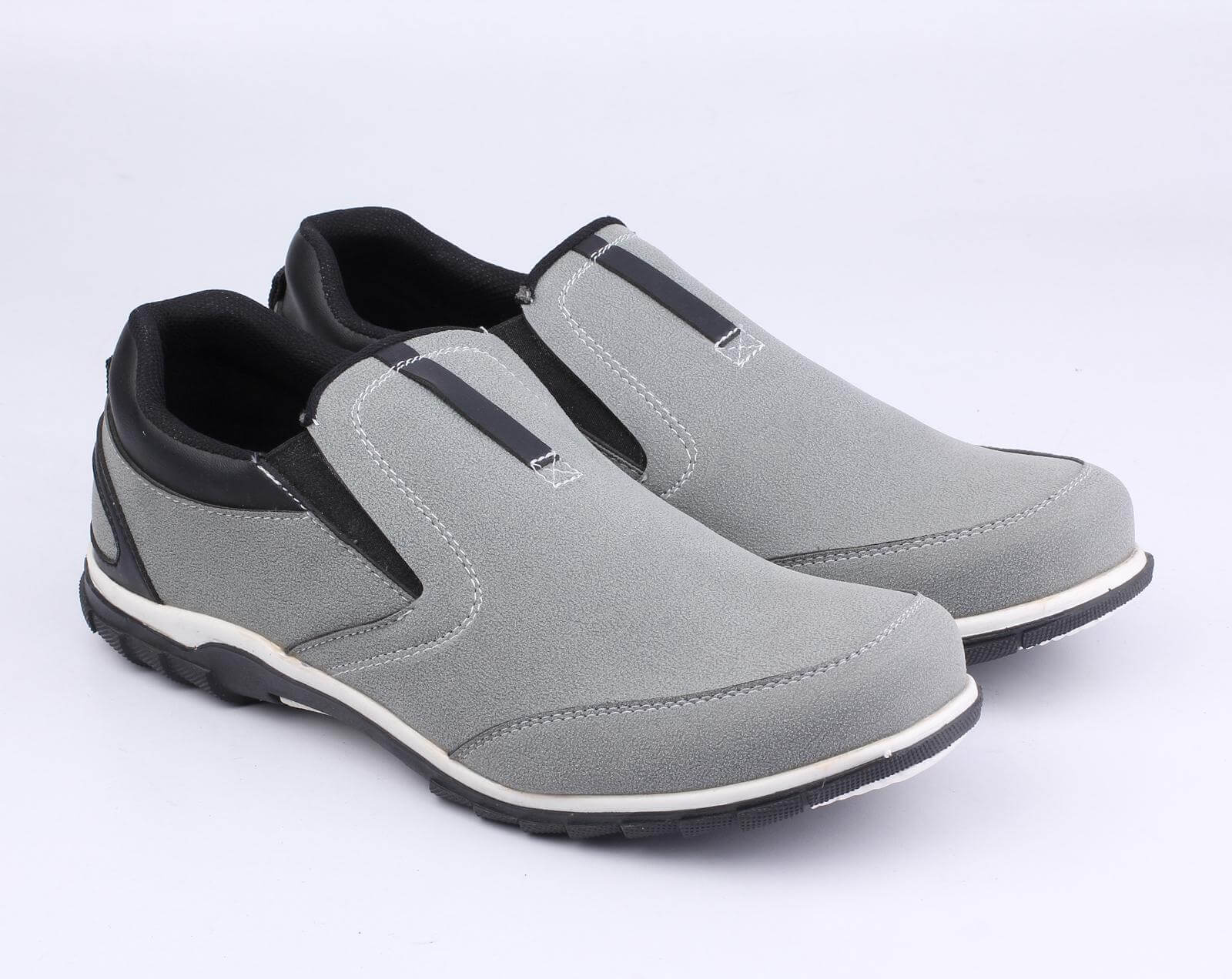 Sepatu Casual Slip On Pria