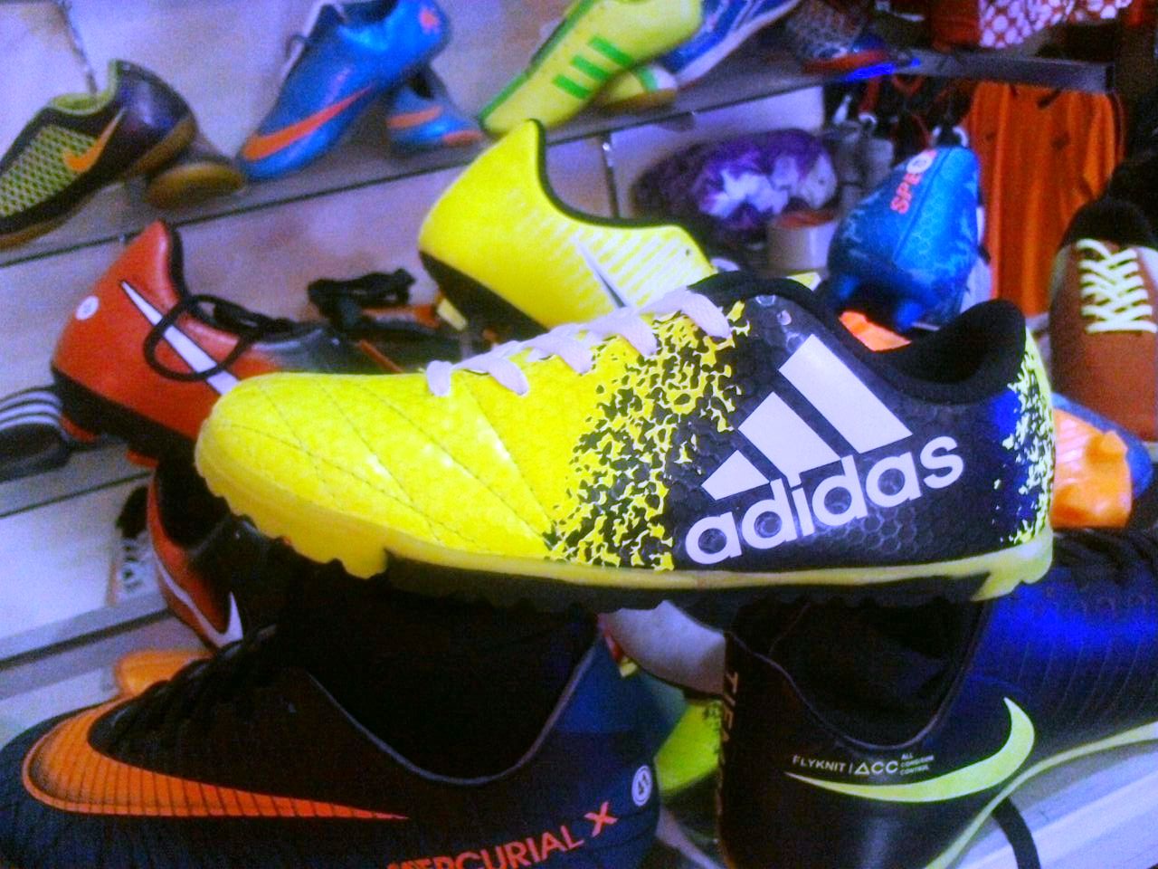 Footsall Shoes ADIDAS Yellow