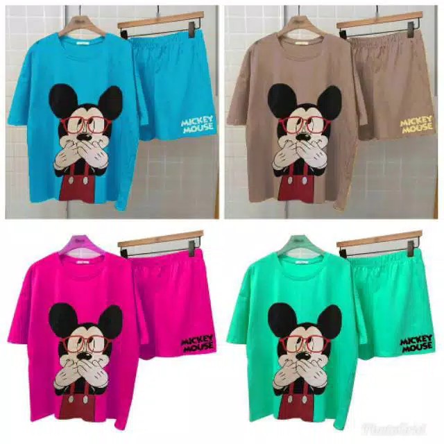 Setelan Mickey Mouse