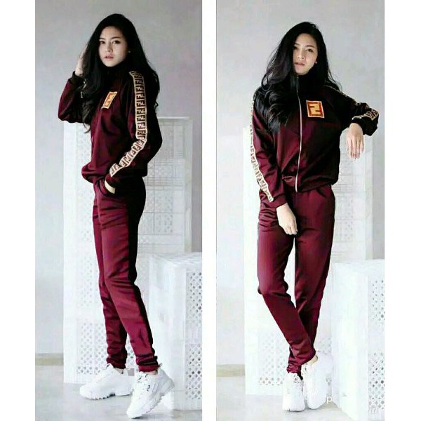 Setelan Training Baju Olahraga Wanita Resleting Baju Senam Set