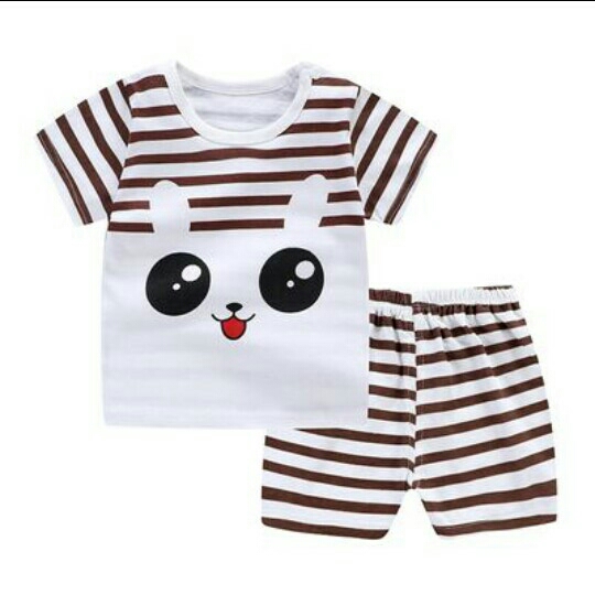 Setelan kaos dan celana pendek anak 4