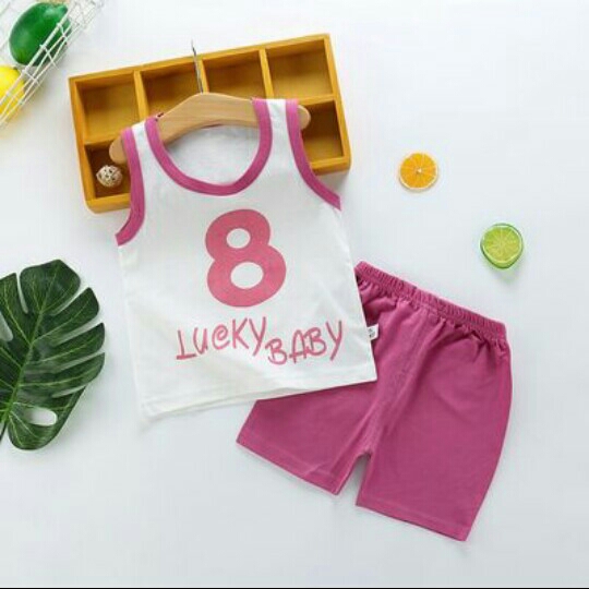 Setelan tanktop dan celana pendek anak