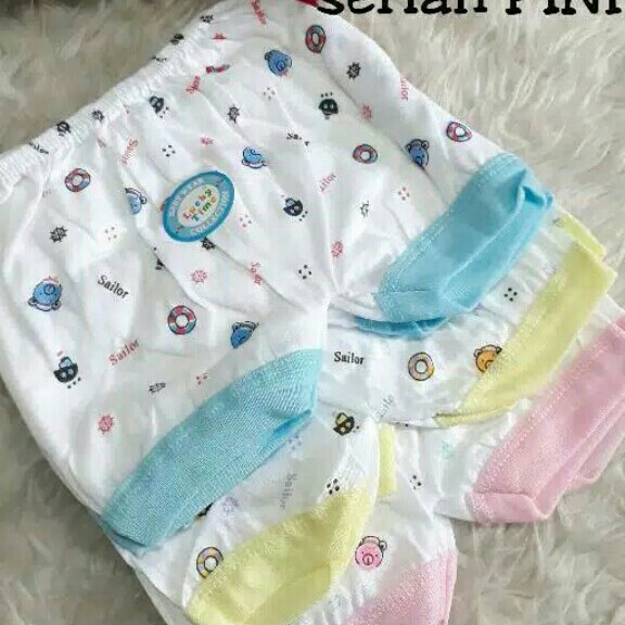Setengah Lusin Celana Pendek