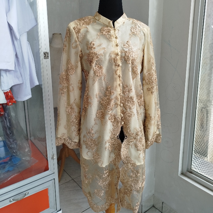 Sewa Kebaya Wanita 2