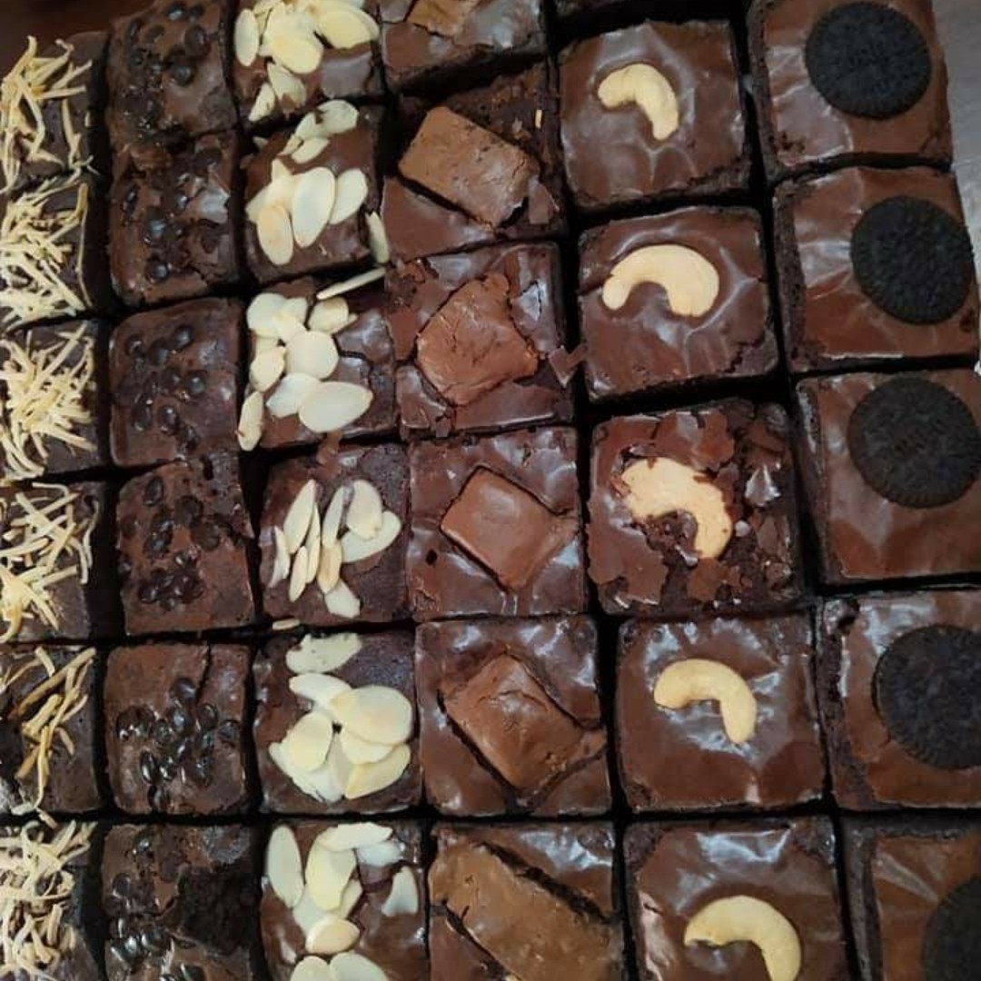 Shiny Brownies Large