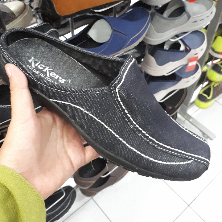 Slip On Kickers 