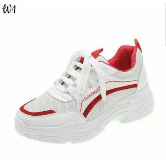 Sneaker Tali Merah