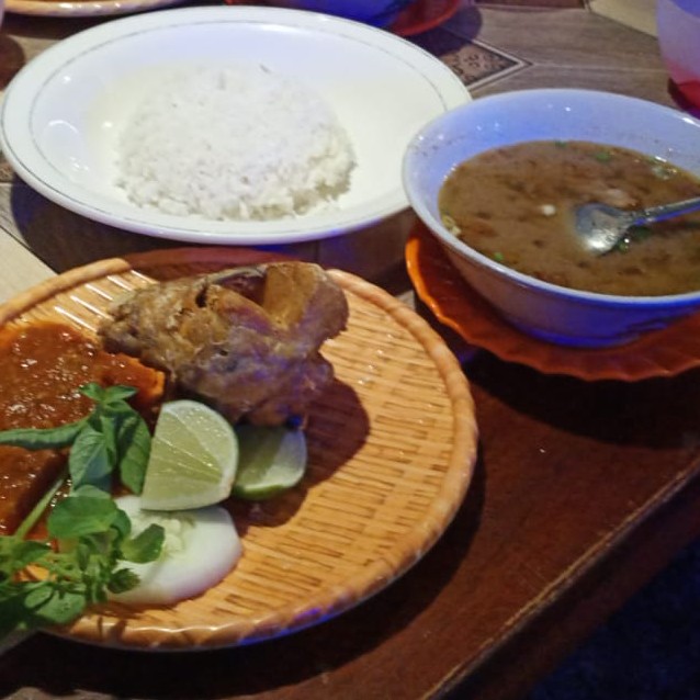Sop Sodara Nasi Ayam Goreng