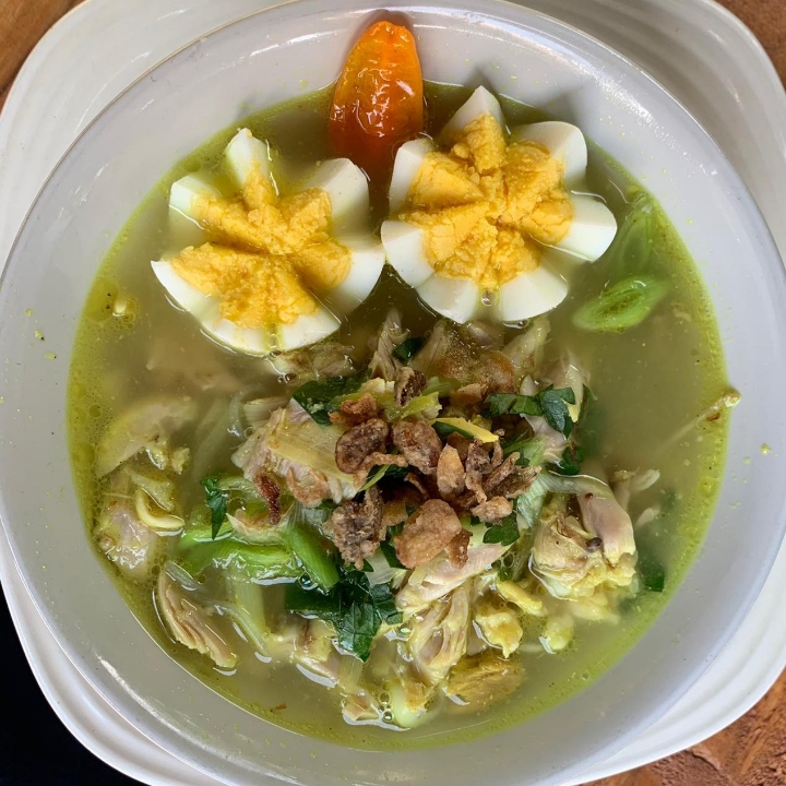 Soto Ayam dan Nasi Putih