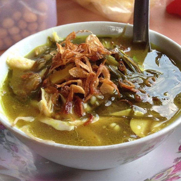 Soto Ayam Potong Plus Nasi Atau Lontong