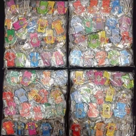 Souvernir Gantungan Baju Bola