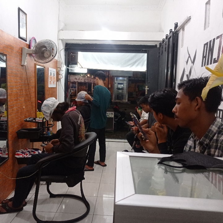 Spesialist Cukur rambut Pria 4