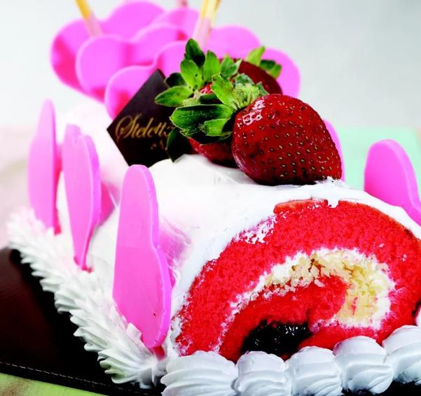 Strawberry Cheese Roll Cake