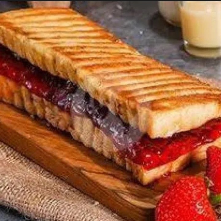 Stroberry Kacang Dan Susu