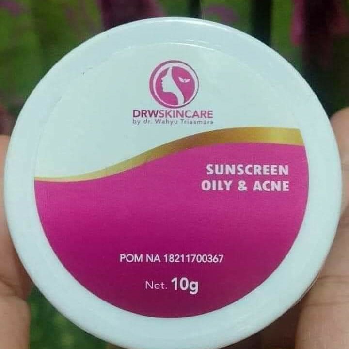 Sunscreen Atau Krim Siang 3